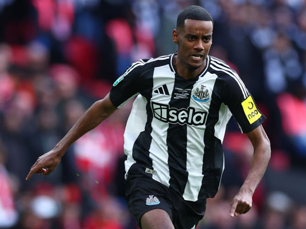 Eddie Howe Beri Sinyal Alexander Isak Boleh Tinggalkan Newcastle